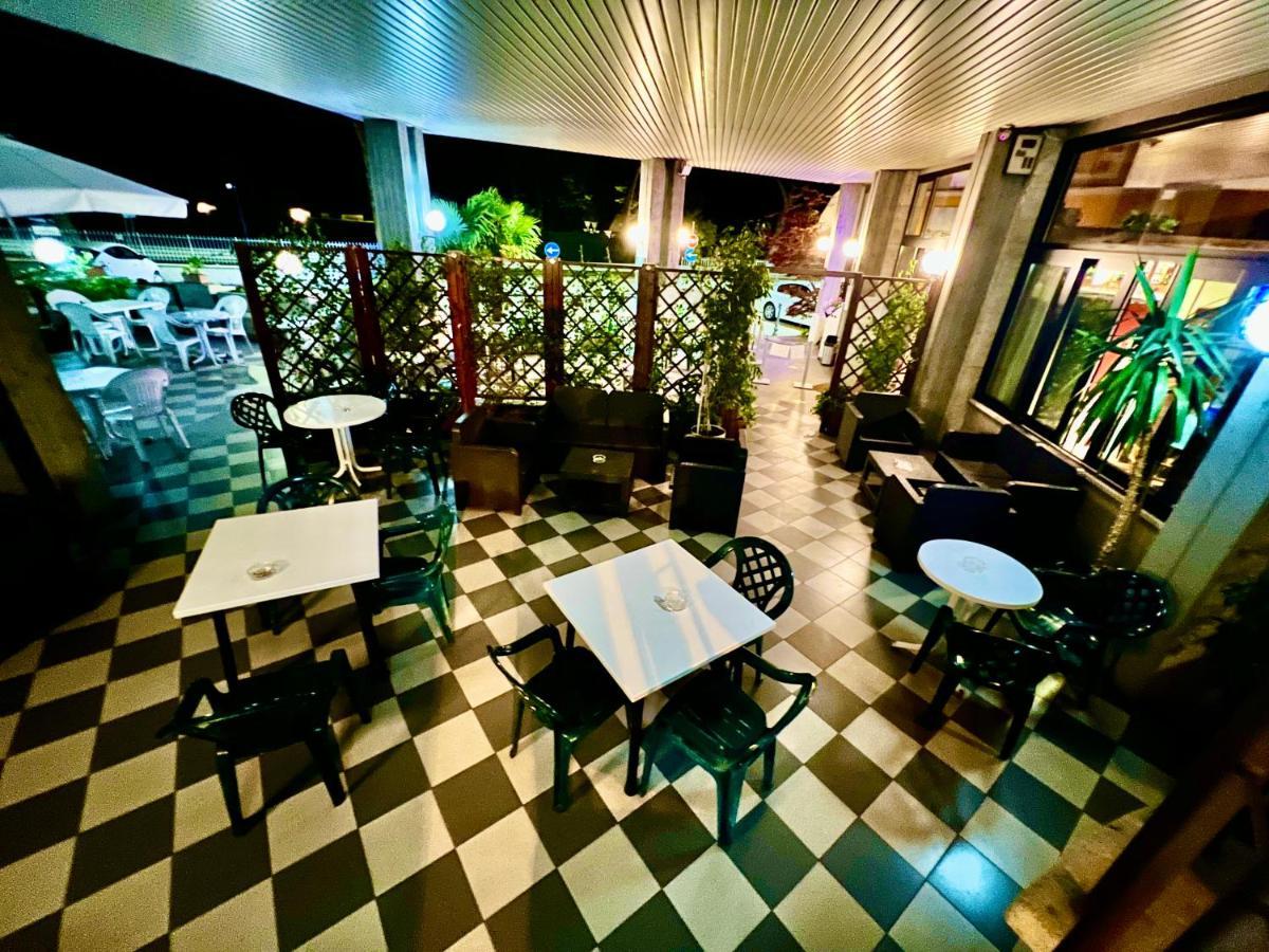 Hotel La Bussola Padenghe sul Garda Luaran gambar