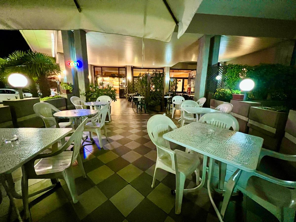 Hotel La Bussola Padenghe sul Garda Luaran gambar