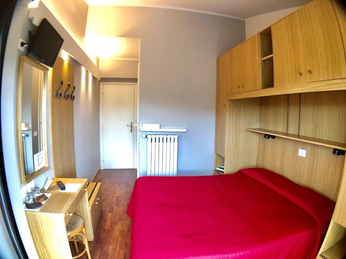 Hotel La Bussola Padenghe sul Garda Luaran gambar